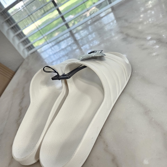 New Athletic Works White Slides - NWT - Picture 9 of 11